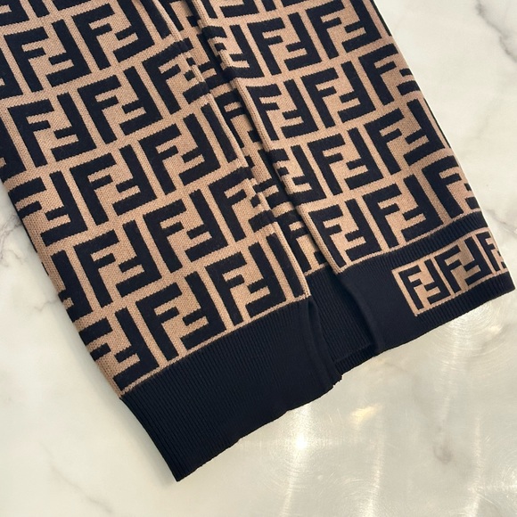 COPY - Fendi Fabric FF Motif Sweater - Picture 10 of 13